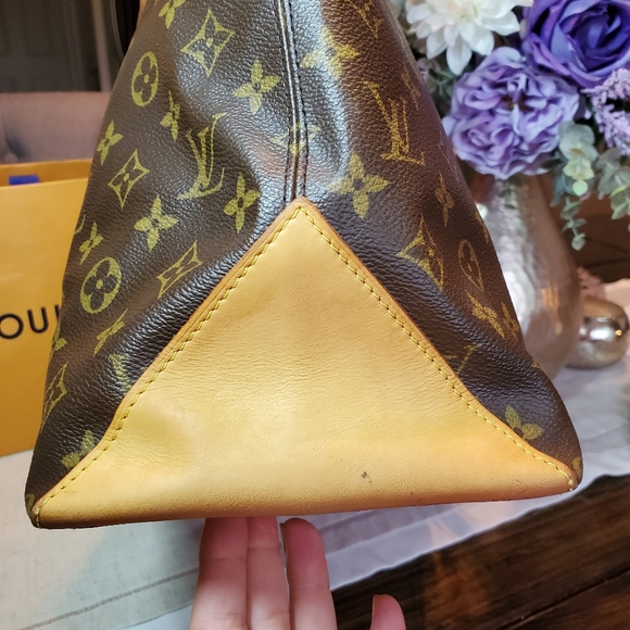 Sold💜Authentic Louis Vuitton Cabas Mezzo Monogram - Picture 5 of 8